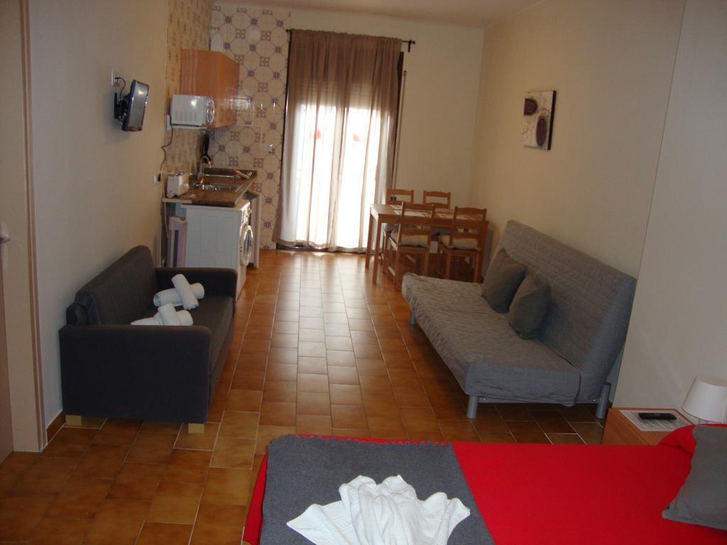 Apartaments Claudi Tossa de Mar Quarto foto